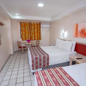 Habitación Estándar con 2 Camas Individuales